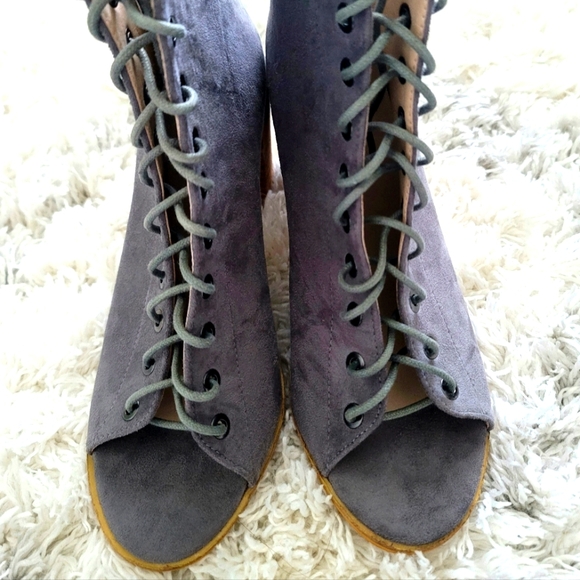 Catherine Malandrino  Jerzinie Suede Lace Up Booties Size 7.5 - Picture 5 of 10